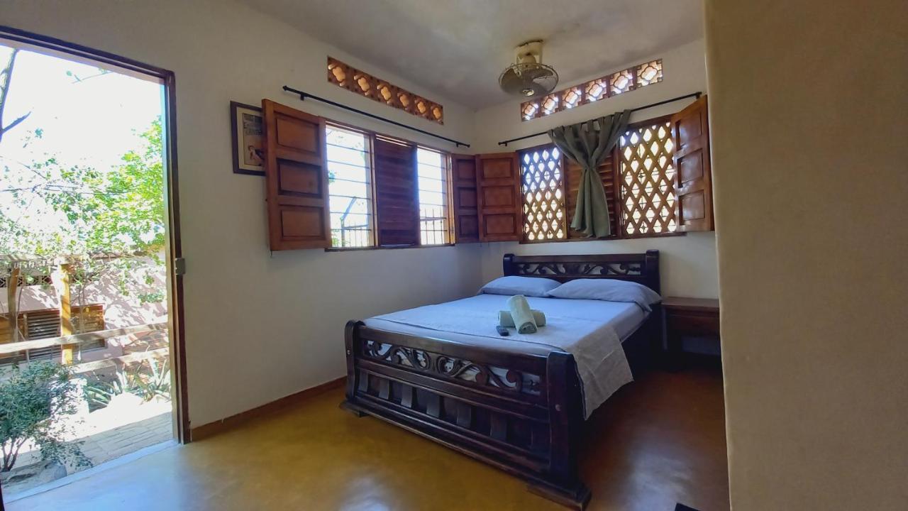 Hostal La Casa De Felipe Таганга Экстерьер фото