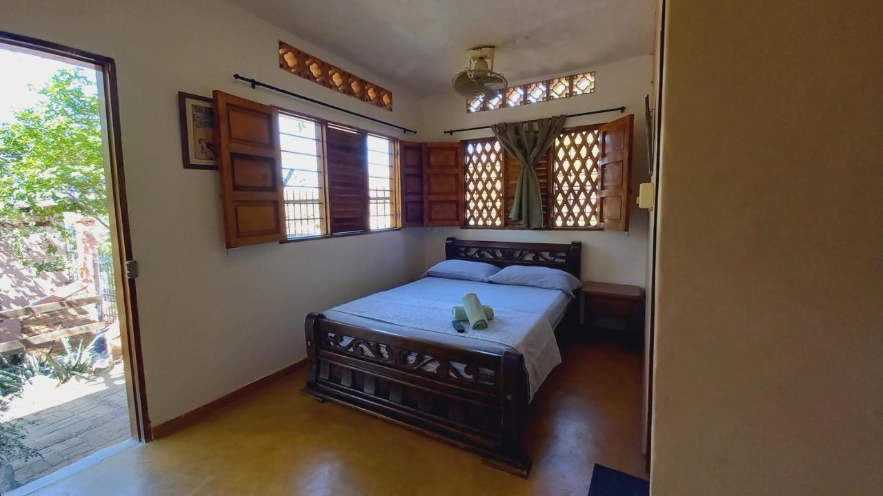 Hostal La Casa De Felipe Таганга Экстерьер фото