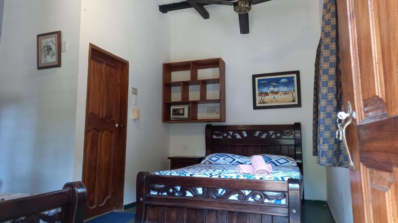 Hostal La Casa De Felipe Таганга Экстерьер фото