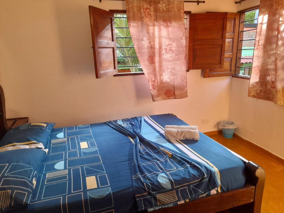 Hostal La Casa De Felipe Таганга Экстерьер фото