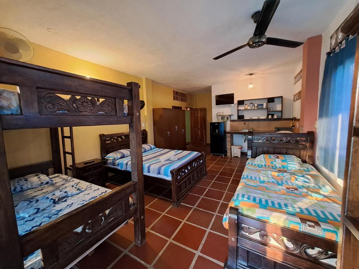 Hostal La Casa De Felipe Таганга Экстерьер фото
