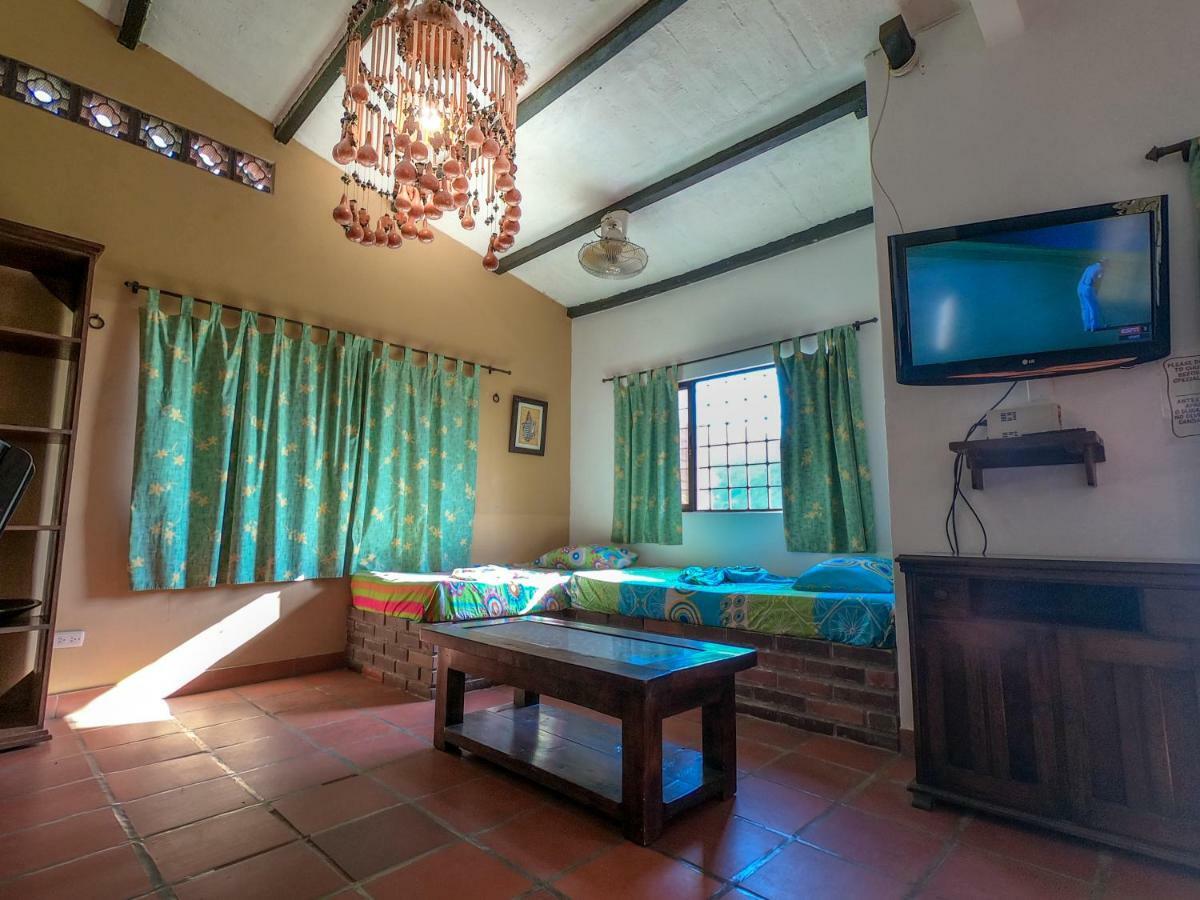 Hostal La Casa De Felipe Таганга Экстерьер фото